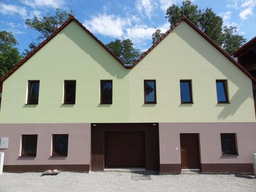 Apartmany Starovice エクステリア 写真